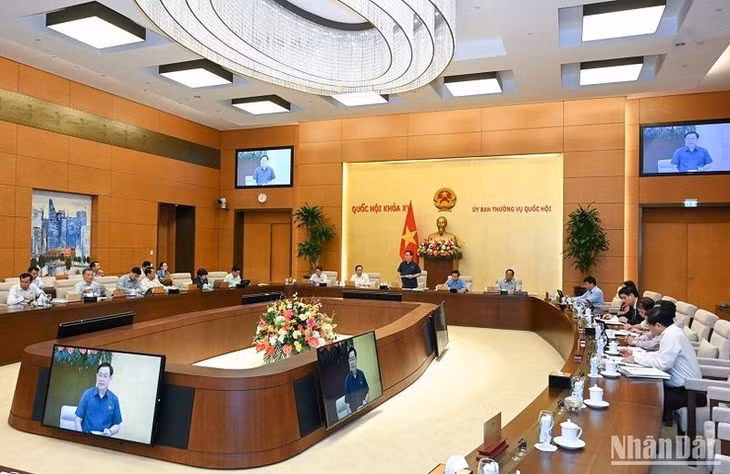 Quang cảnh phiên họp của Ủy ban Thường vụ Quốc hội sáng 12/6. (Ảnh: DUY LINH)