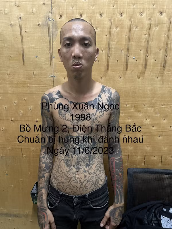 Các đối tượng sử dụng vũ khí nóng đến Đà Nẵng để đòi nợ thuê thì bị Công an xã phát hiện, ngăn chặn.