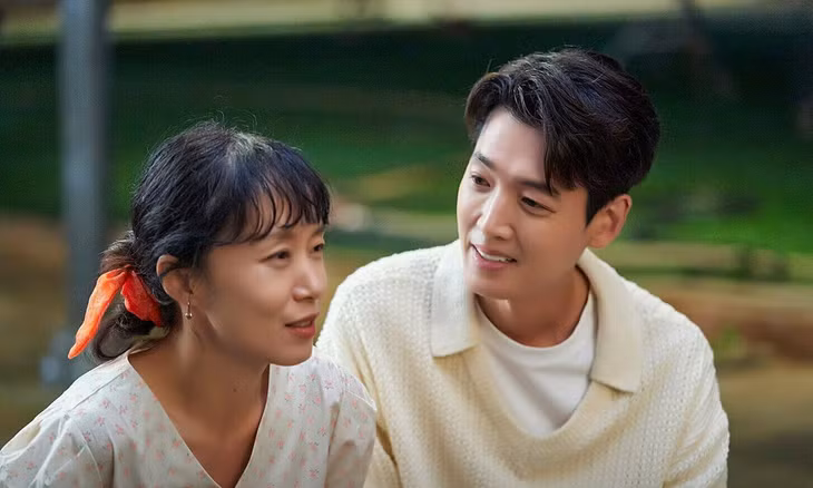 Jeon Do Yeon và Jung Kyung Ho trong phim Khóa học yêu cấp tốc - Ảnh: tvN