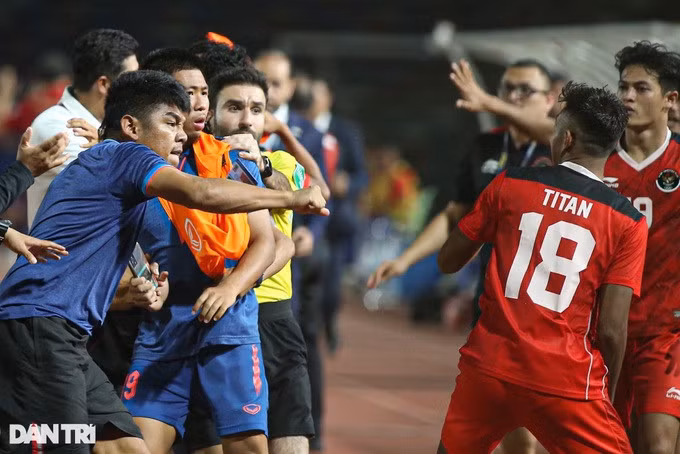 Cú sốc tại SEA Games 32 ảnh hưởng rất lớn đến tâm lý của đội U23 Thái Lan (Ảnh: Mạnh Quân).