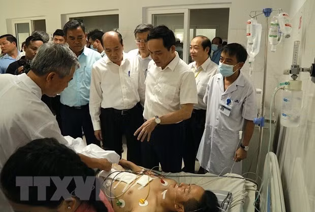 Pho Thu tuong Tran Luu Quang tham cac nan nhan vu tan cong tai Dak Lak hinh anh 1