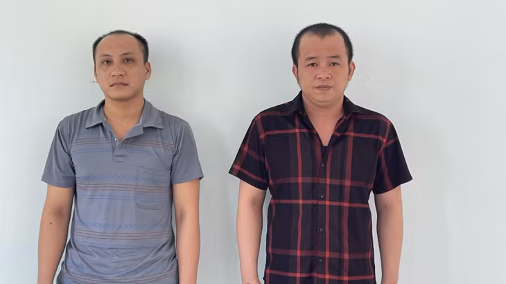 2 đối tượng Phong và Đời.
