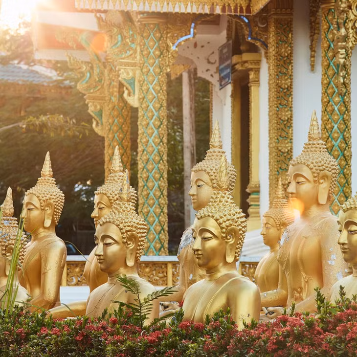 Du lich Lao, Ve dep song Mekong, Tuong Phat, Den chua anh 3