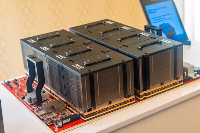 Một bộ xử lý AI tối thiểu chứa 8 chip MI300X của AMD. Ảnh: Servethehome