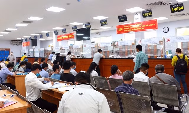 Phí làm hồ sơ nhà đất tại TPHCM tăng từ 1/6, có loại gấp 8 lần.