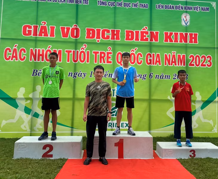 VĐV Đoàn Quốc Thái- QN nhận HCV