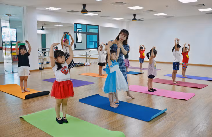 Thiếu nhi tham gia học các lớp năng khiếu tại Cung văn hóa thanh thiếu nhi tỉnh.