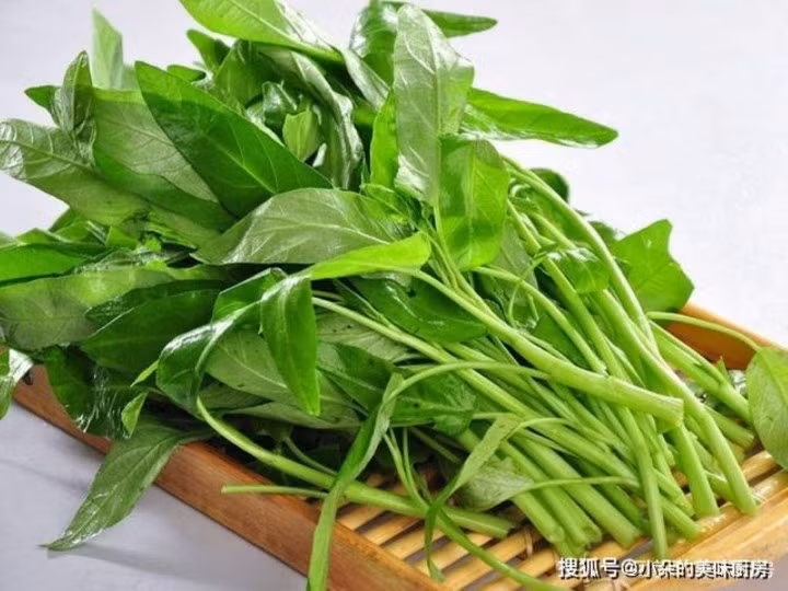Loại rau bình dân giúp chống ung thư, bán đầy ngoài chợ. (Nguồn: Sohu)