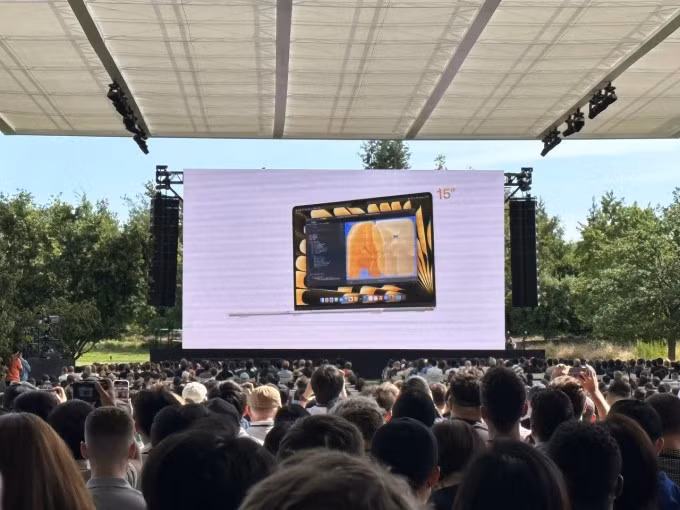 MacBook Air trên màn hình giới thiệu của Apple tại sự kiện WWDC 2023. Ảnh: Tuấn Hưng