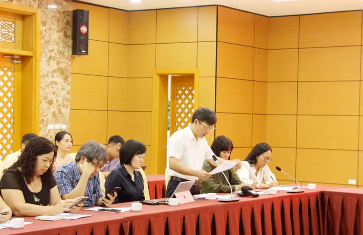 Đại diện lãnh đạo Sở Giáo dục &amp; Đào tạo thông tin về việc tổ chức các kỳ thi trong thời gian vừa qua.
