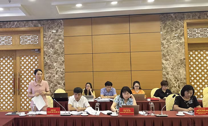 Lãnh đạo Sở GD&amp;ĐT phát biểu tại hội thảo.