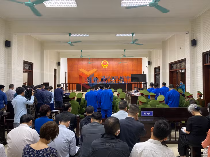 TAND tỉnh Quảng Ninh tuyên án đối với 28 bị cáo trong vụ án Công ty CP Quản lý đường sông số 3 (ngày 25/4/2023).