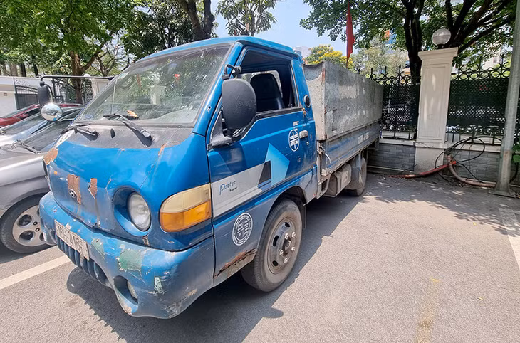 Chiếc xe tải nhóm Độ lên mạng xã hội mua về làm phương tiện đi trộm cắp tài sản.
