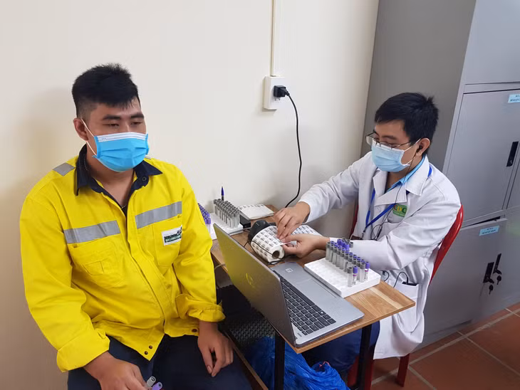Dữ liệu của mỗi bệnh nhân đều được CDC Quảng Ninh mã hóa trên hệ thống đăng ký, trả kết quả khám sức khỏe định kỳ, bệnh nghề nghiệp trực tuyến.