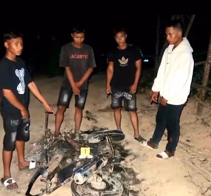 4 đối tượng cùng tang vật đã bị đốt cháy. (Ảnh: CACC)