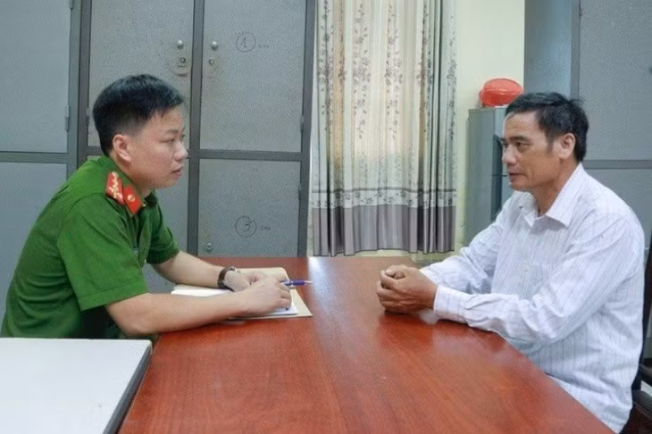 Ông Phan Đình Cương tại Cơ quan điều tra. (Ảnh: Công an Hà Tĩnh)