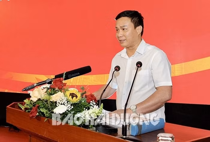 Đồng chí Triệu Thế Hùng, Phó Bí thư Tỉnh ủy, Chủ tịch UBND tỉnh Hải Dương phát biểu tại chương trình