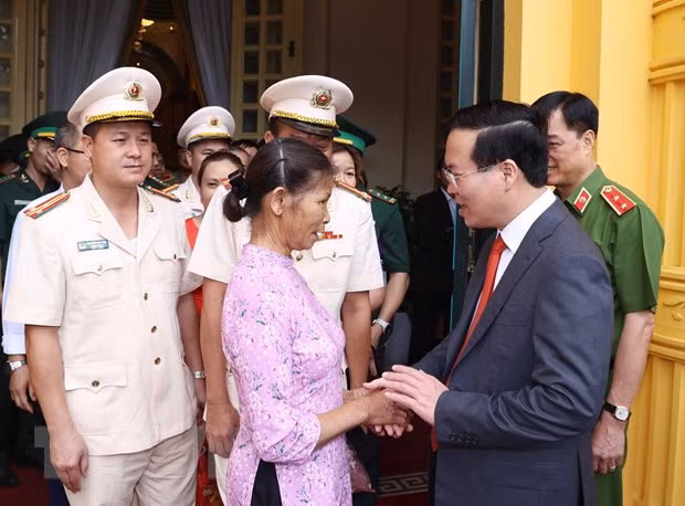 To quoc mai ghi cong cac anh hung, liet sy trong phong, chong ma tuy hinh anh 2