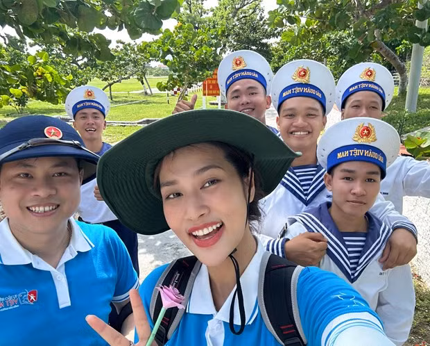 Truong Sa linh thieng va tu hao trong trai tim hoa hau Viet Nam hinh anh 2