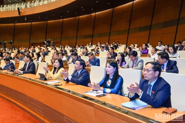 Các đại biểu Quốc hội tham dự phiên họp chiều 24/6. (Ảnh: DUY LINH)