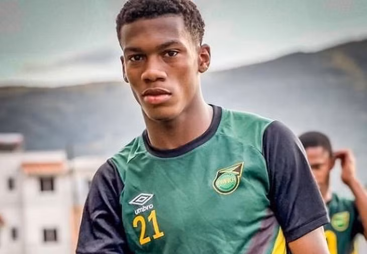 Dujuan Richards sẽ gia nhập Chelsea khi đủ 18 tuổi vào mùa giải tới.