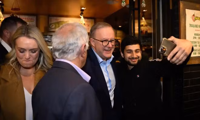 Thủ tướng Australia Anthony Albanese (giữa). Ảnh: AAP.