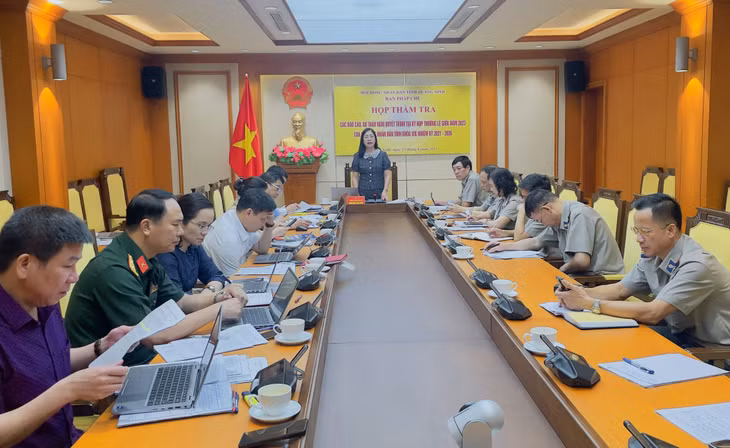 Quang cảnh buổi làm việc.