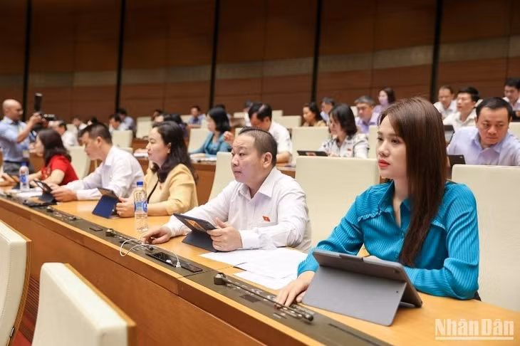 Các đại biểu tại phiên họp của Quốc hội ngày 23/6/2023. (Ảnh: DUY LINH)