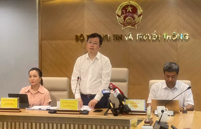 Thứ trưởng Bộ TTTT Nguyễn Thanh Lâm cho rằng bên cạnh các hoạt động kiểm tra, cần kêu gọi, cung cấp thông tin, phổ biến pháp luật đến những người đang sáng tạo nội dung lành mạnh trên các nền tảng xã hội trong và ngoài nước