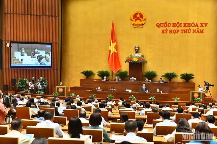 Quang cảnh phiên chất vấn Bộ trưởng Giao thông vận tải Nguyễn Văn Thắng. (Ảnh: ĐĂNG KHOA)