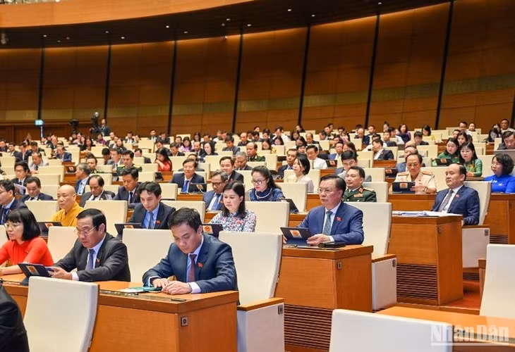 Các đại tham dự phiên họp Quốc hội chiều 24/6. (Ảnh: DUY LINH)