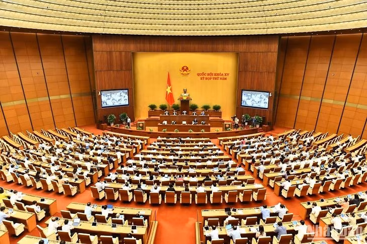 Quang cảnh phiên chất vấn và trả lời chất vấn ngày 6/6. (Ảnh: ĐĂNG KHOA)