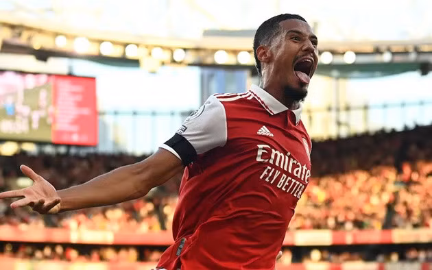 Saliba đã đạt thỏa thuận gia hạn với Arsenal.