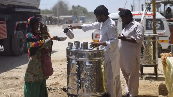 Các nhà khoa học cảnh báo, nắng nóng có thể khiến hai quốc gia Ấn Độ và Pakistan sớm không thể ở được (Ảnh minh họa: Ouest France).