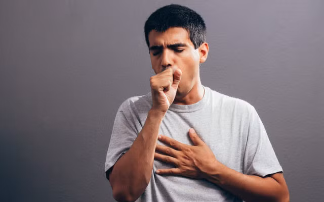 Việc sử dụng điều hòa trong thời gian dài dễ khiến niêm mạc đường mũi họng bị khô.