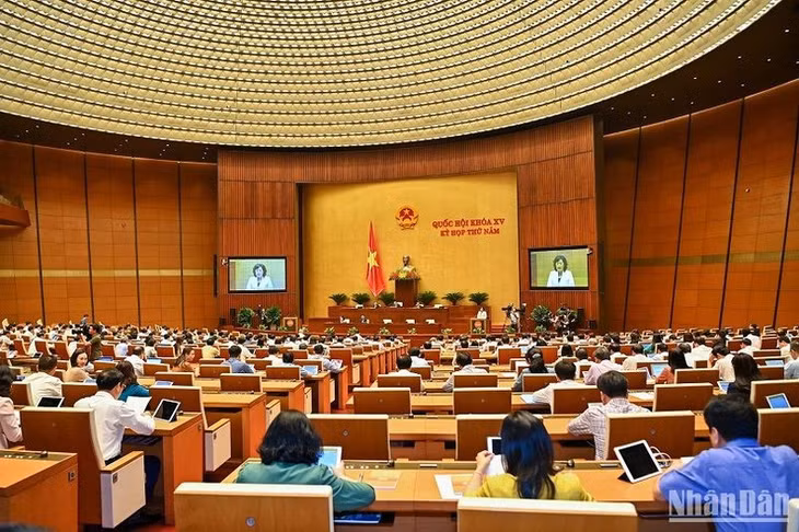 Quang cảnh phiên họp. (Ảnh: DUY LINH)