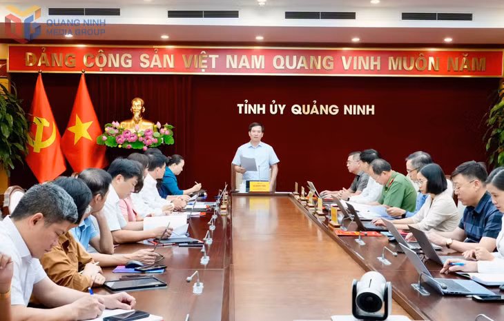 Đồng chí Vũ Quyết Tiến, Phó Bí thư Tỉnh ủy, Chủ tịch Ủy ban MTTQ tỉnh, phát biểu chỉ đạo tại buổi làm việc.