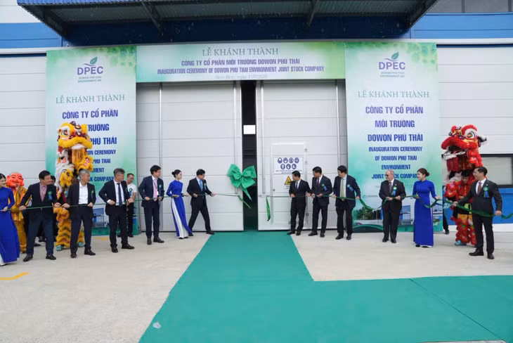 Nghi thức đánh dấu Nhà máy DPEC chính thức đi vào vận hành.&nbsp;
