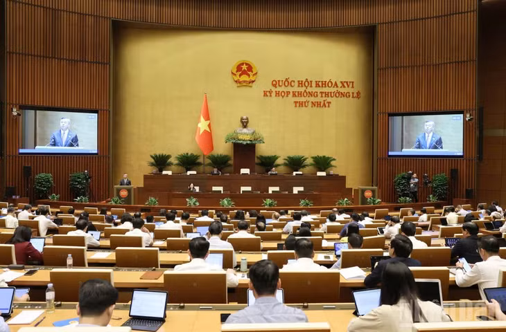 Quang cảnh phiên thảo luận ở hội trường chiều 5/8. (Ảnh: DUY LINH)