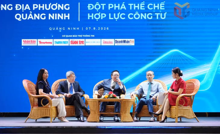 Các diễn giả chia sẻ tại phiên tọa đàm “Chinh phục công nghệ số - Làm chủ kinh tế xanh