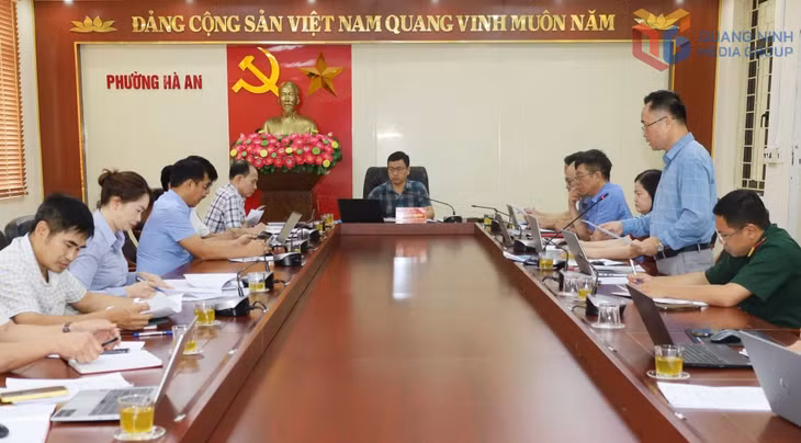 Phường Hà An họp bàn tháo gỡ khó khăn công tác xây dựng cơ sở dữ liệu đất đai, tháng 5/2026. Ảnh: Việt Hoa