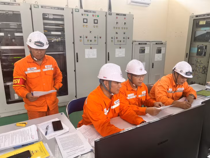 Tình huống diễn tập xử lý sự cố nổ máy cắt 475 E5.38 tại trạm biến áp 110 kV Vân Đồn 2 do sét đánh.