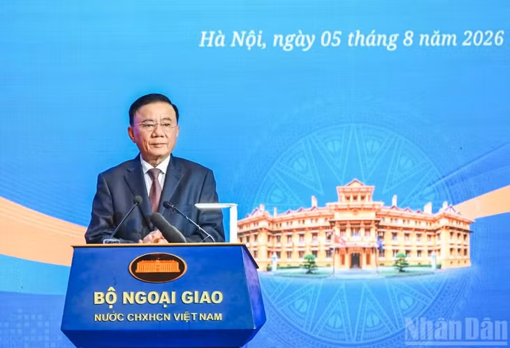 Thường trực Ban Bí thư Trần Cẩm Tú phát biểu chỉ đạo tại phiên họp. (Ảnh: DUY LINH)