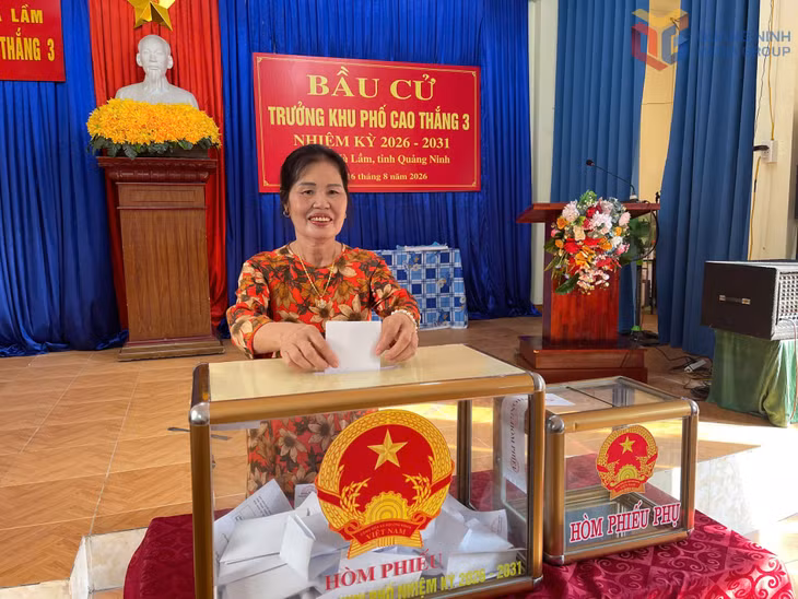Cư tri khu phố Cao Thắng 3, phường Hà Lầm, bỏ phiếu bầu Trưởng khu.