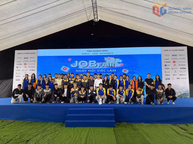 Các sàn giao dịch việc làm là nơi người học được mở mang tầm mắt, tìm kiếm nhiều cơ hội thực tế.&nbsp;