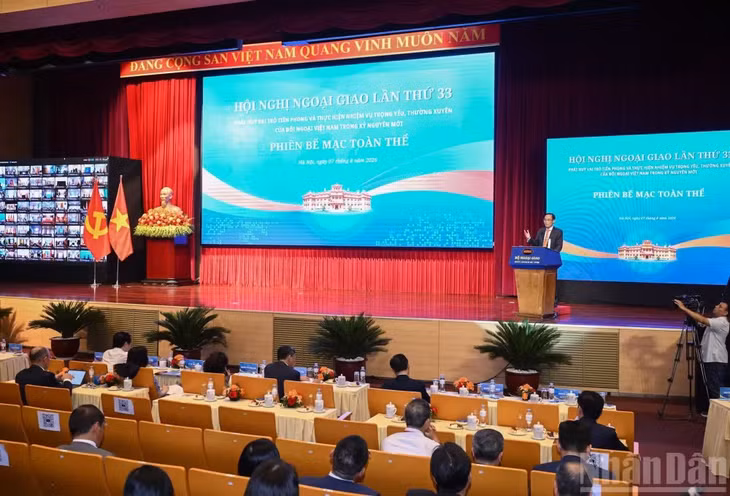 Quang cảnh phiên bế mạc Hội nghị Ngoại giao lần thứ 33. (Ảnh: TRẦN HẢI)