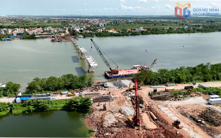 Nhà thầu đang tích cực triển khai thi công cầu Sông Chanh.
