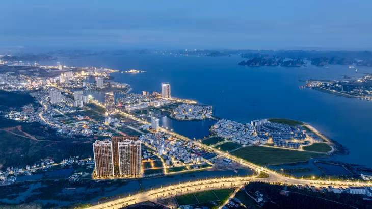 Từ Marina Living Halong, cư dân kết nối thuận tiện với các cơ quan hành chính, giáo dục, dịch vụ cùng mạng lưới thương mại và tiện ích thiết yếu.