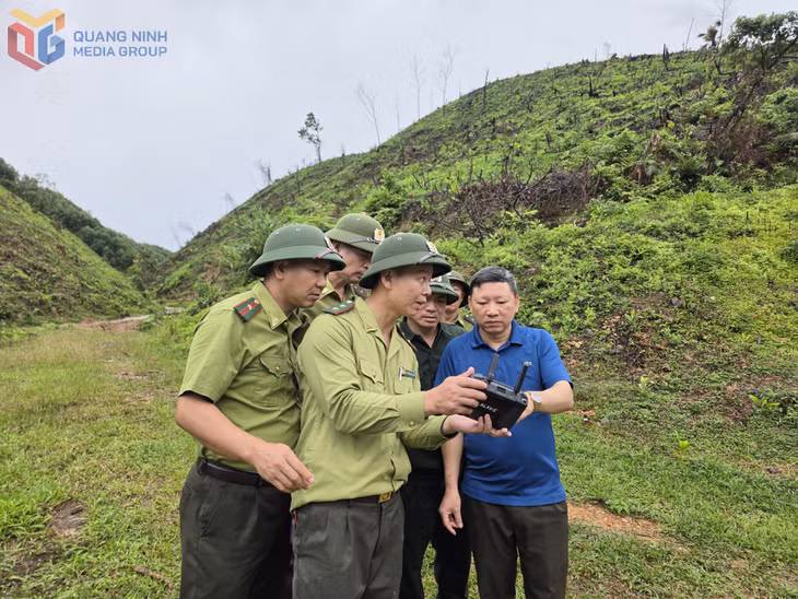 Kiểm lâm Quảng Ninh sử dụng thiết bị bay để kiểm soát rừng.