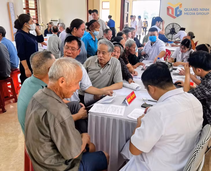 Khám sức khỏe toàn dân tại xã Quảng Hà.